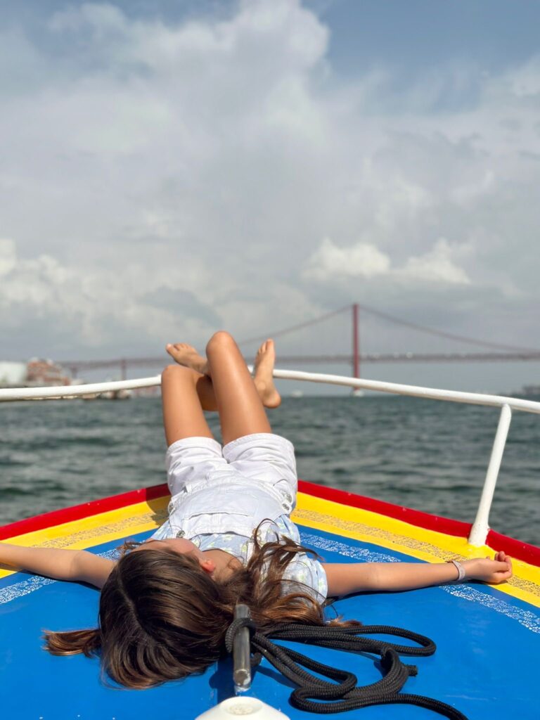 traditional_motor_boat_rental_lisbon6