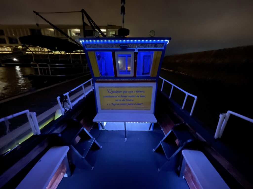 traditional_motor_boat_rental_lisbon7