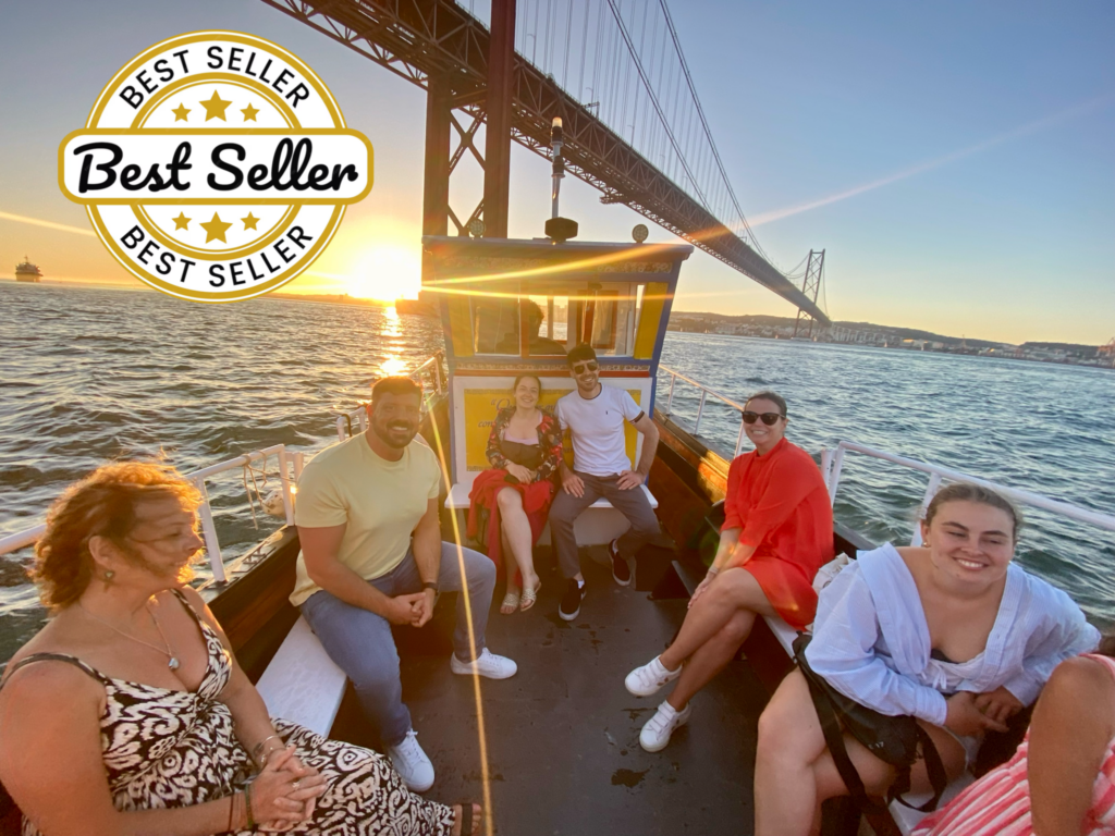 traditional_boat_tour_lisbon_tagus_river_portugal_