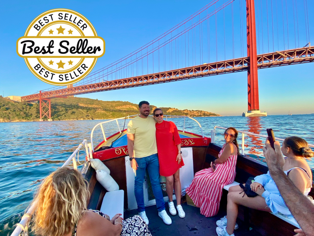 traditional_boat_tour_lisbon_tagus_river_portugal_