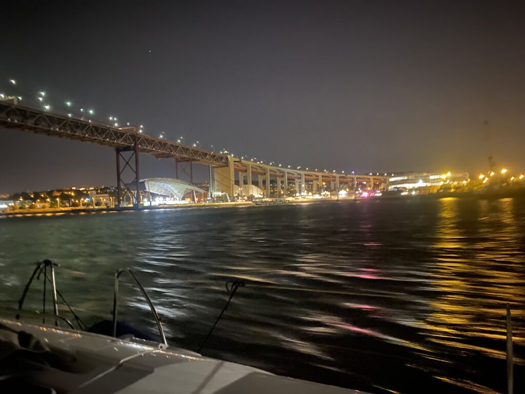 night_sailing_lisbon_tagus_portugal_