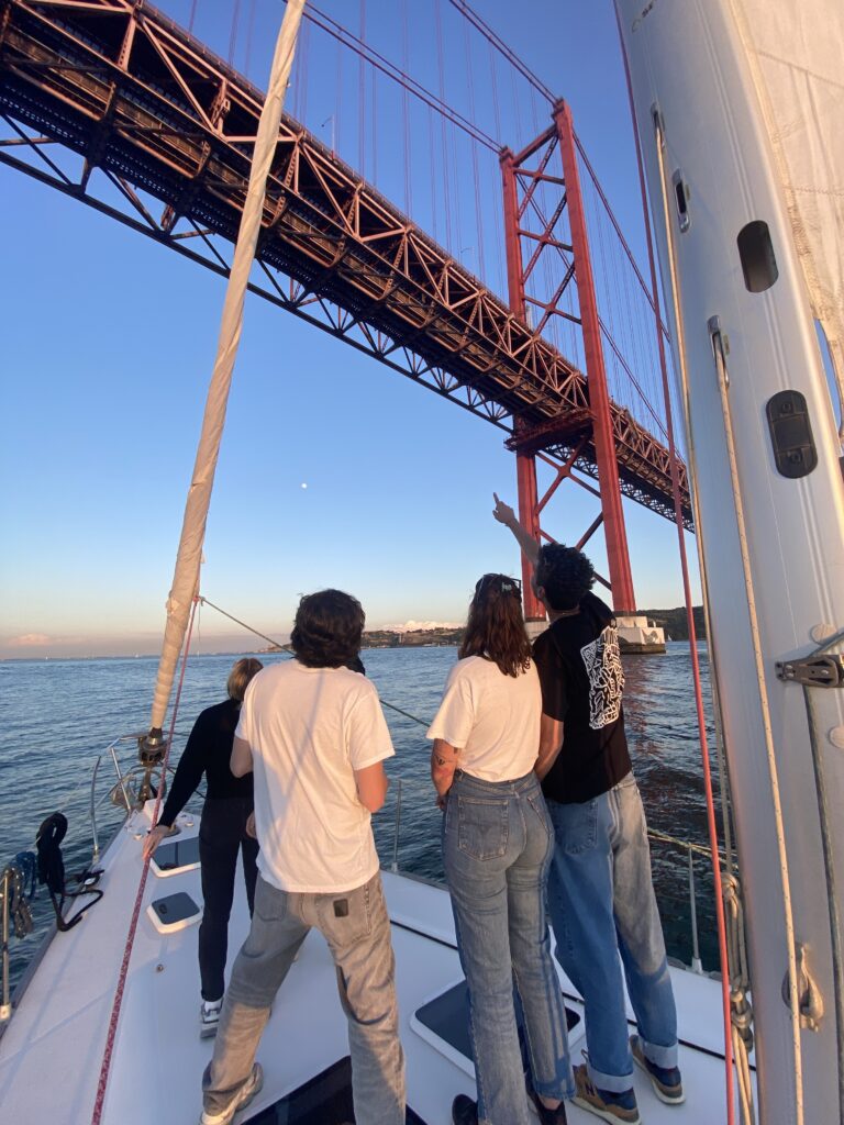 standard_sailboat_rental_tour_lisbon_portugal_tagus_river_