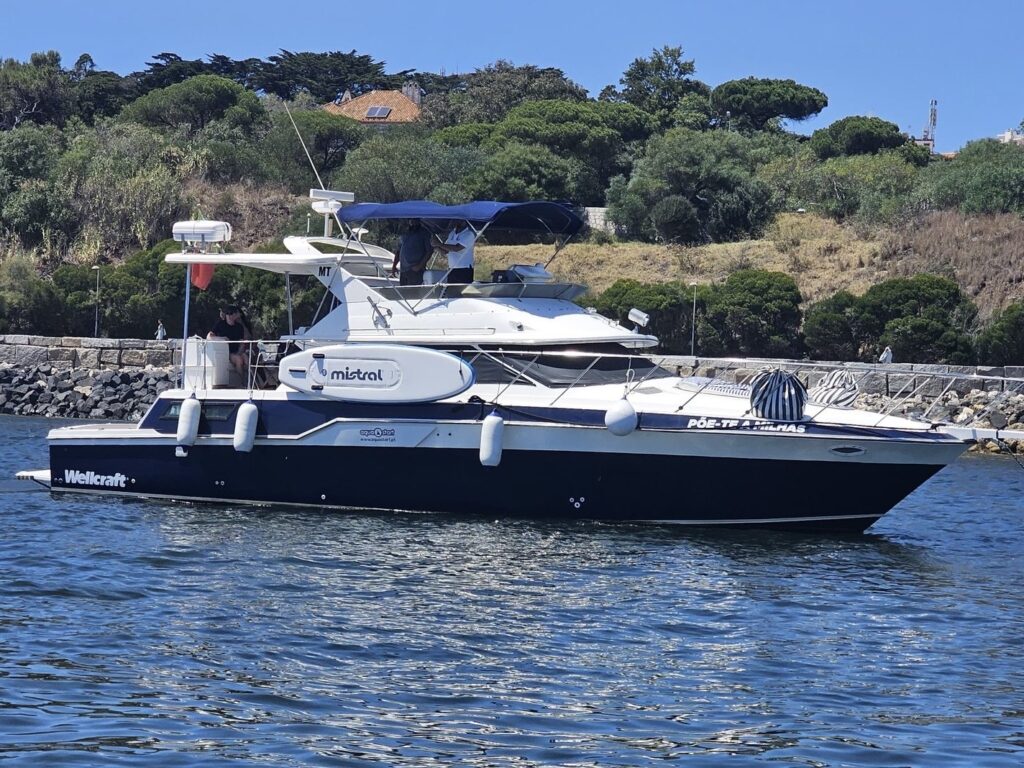 classic_motor_yacht_lisbon_portugal_
